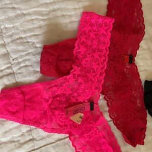 2 Lace Thongs Victoria Secret Lingerie   O/S NWT